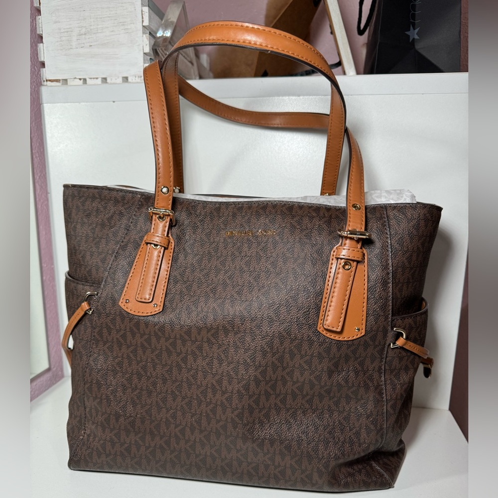 Michael Kors Jet Set Tote
